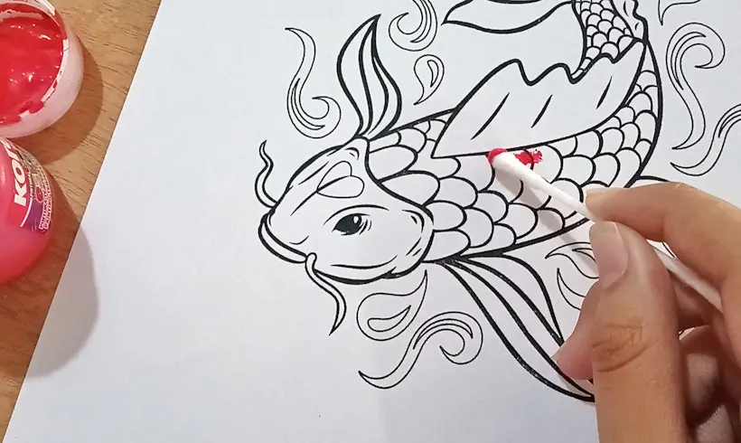Paso 1 para pintar con hisopos y témperas